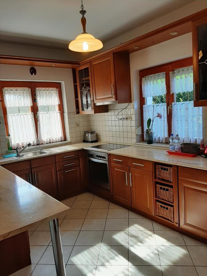 Villa Csilla Elegant House เอียร์ด ภายนอก รูปภาพ